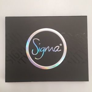 NEW Sigma Beauty SMOKE SCREEN EYE SHADOW PALETTE